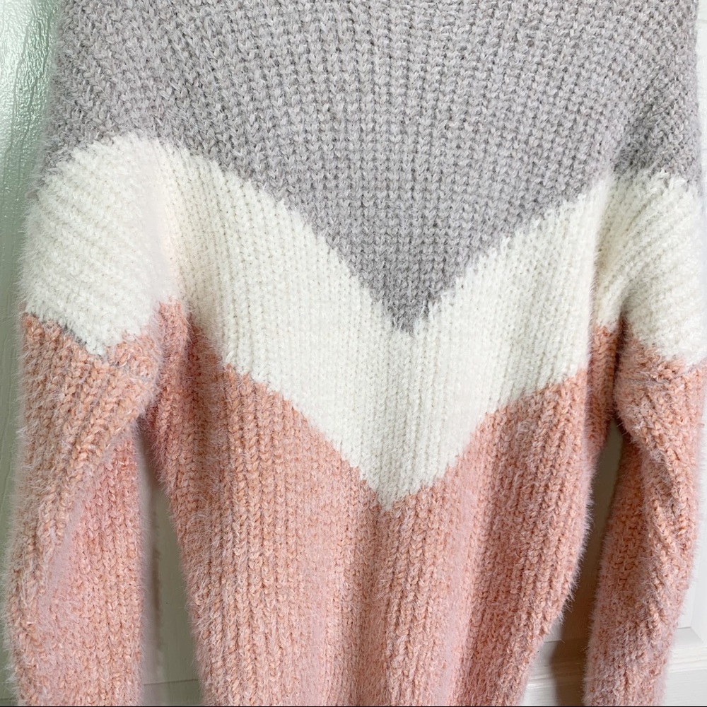 NWOT Lulu’s Talk the Block Eyelash Knit Crewneck Long Sleeve Sweater Size S - Picture 4 of 13